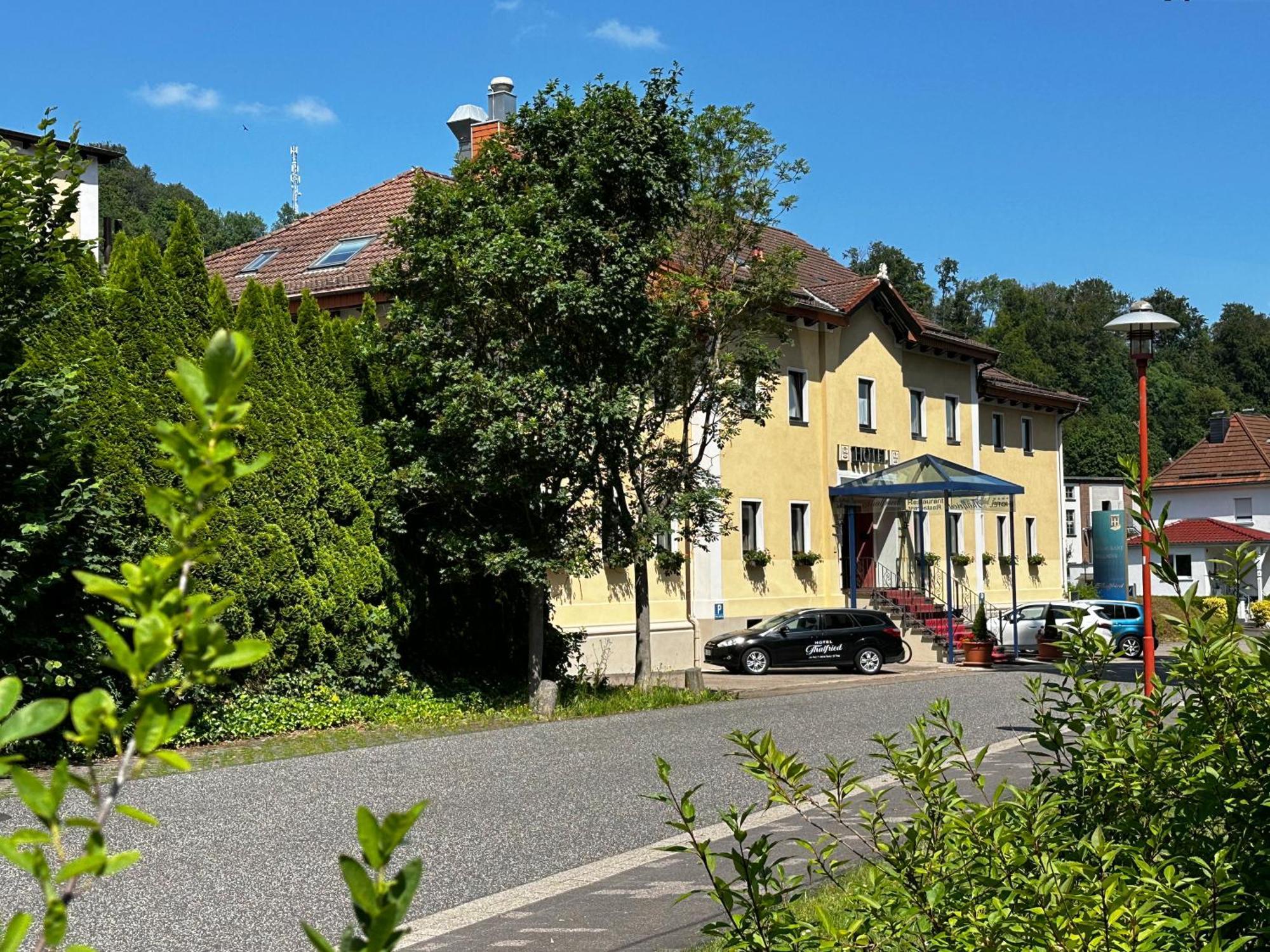 Hotel Thalfried Ruhla Exterior foto